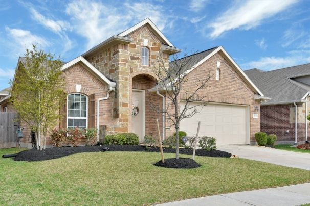 https://CarolynG.NewConstructionHomesNOW.com