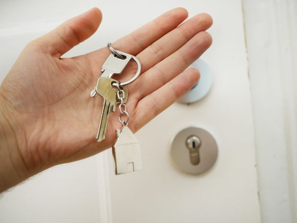 https://CarolynG.StopRentingStartOwning.org